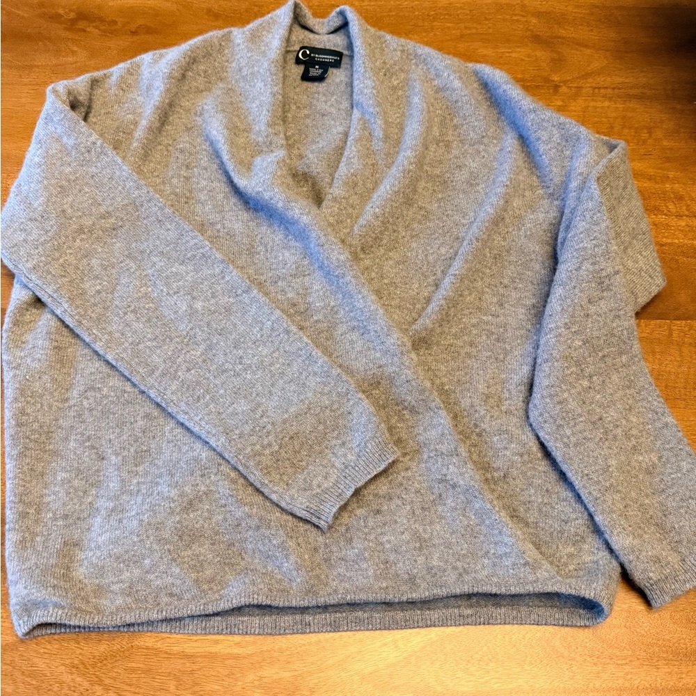 Bloomingdale's Cashmere Light Gray Wrap Sweater (Medium)